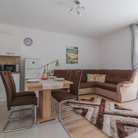 Lelle Relax Lelle W Ac & Terrace By Nw Апартаменты Балатонлелле